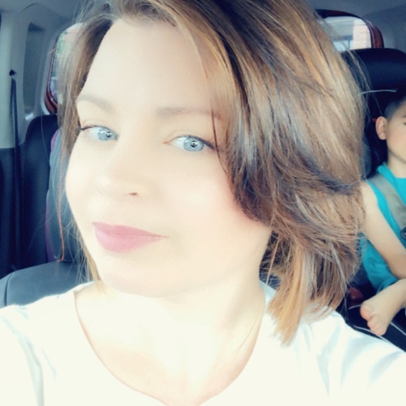 Meet your Posher, Rachael - Picture 2 of 2